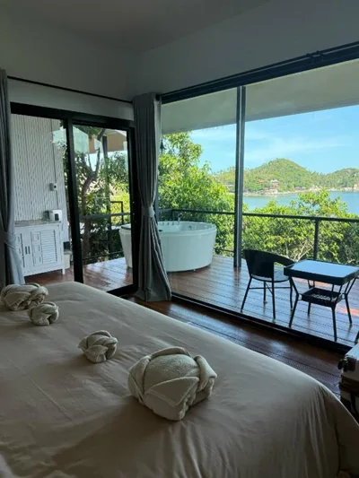 King Room with Spa Bath — Emerald Gulf Resort Koh Tao